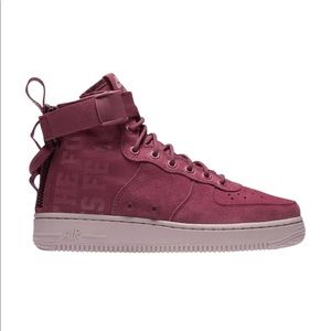 Nike AF1 Mid, Limited-Edition Force is Female